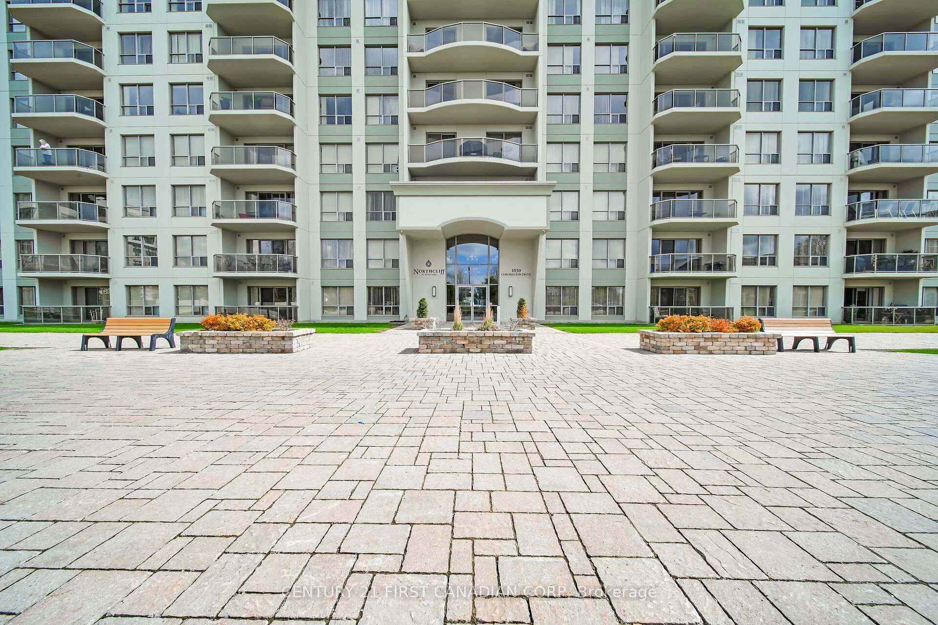Property Photo: 1030 Coronation Drive 1008 ON N6G 0G5