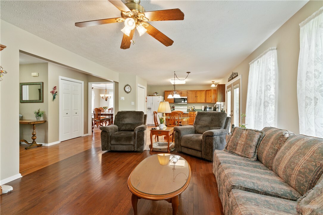 Property Photo: 348 Treetop Dr PA 15317