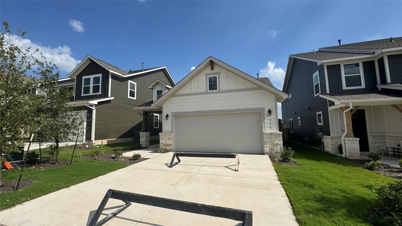 Property Photo: 240 Denali Way TX 78620