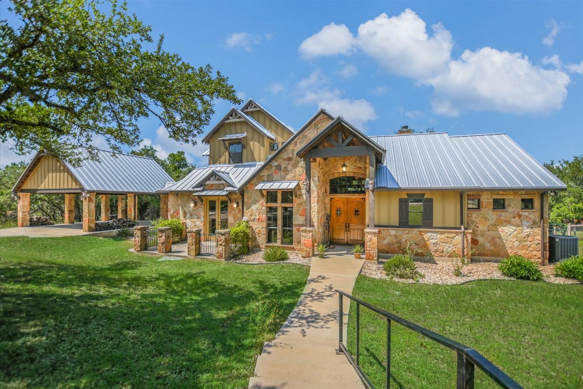 Property Photo: 1150 Windmill Run TX 78676