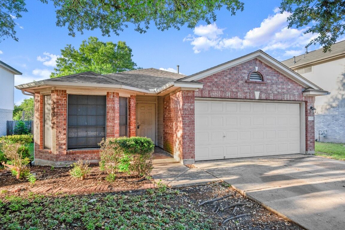 Property Photo:  1609 Hueco Mountain Road  TX 78664 