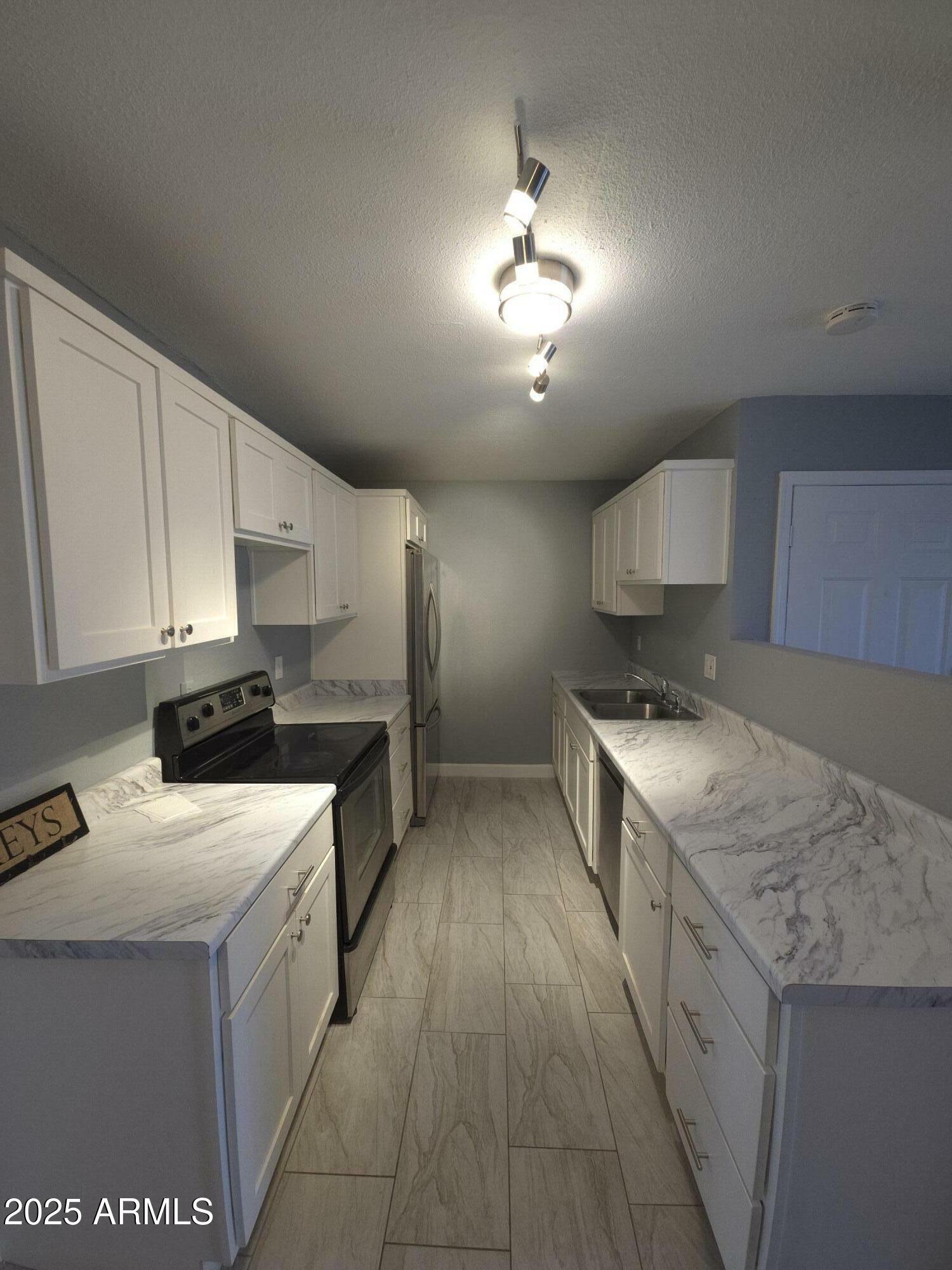 2121 W Royal Palm Road 1014  Phoenix AZ 85021 photo