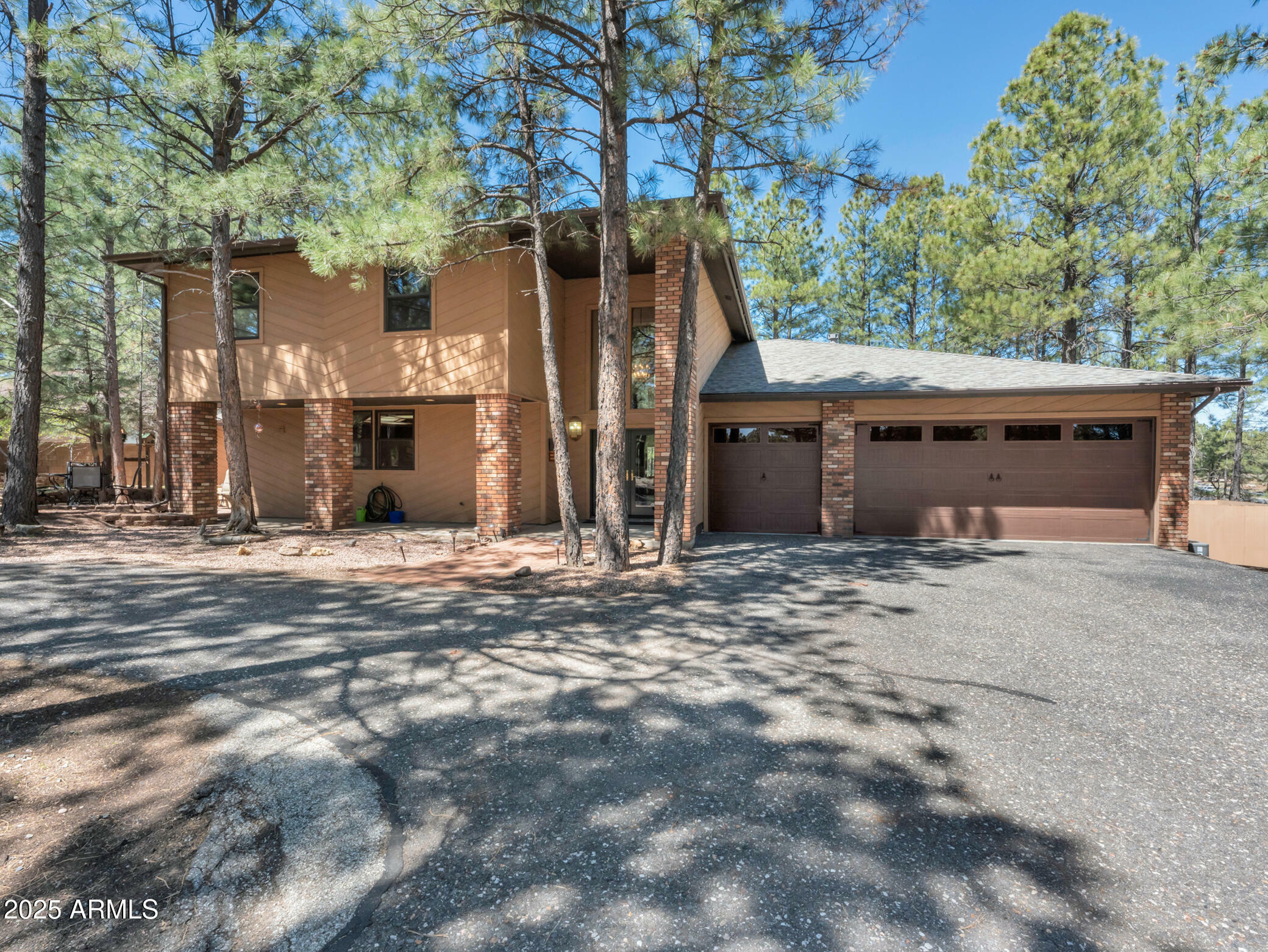 Property Photo: 951 N Sky View Street AZ 86004