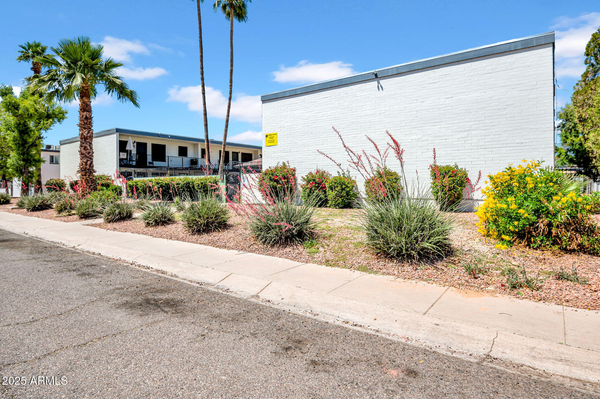 Property Photo:  1942 W Berridge Lane  AZ 85015 