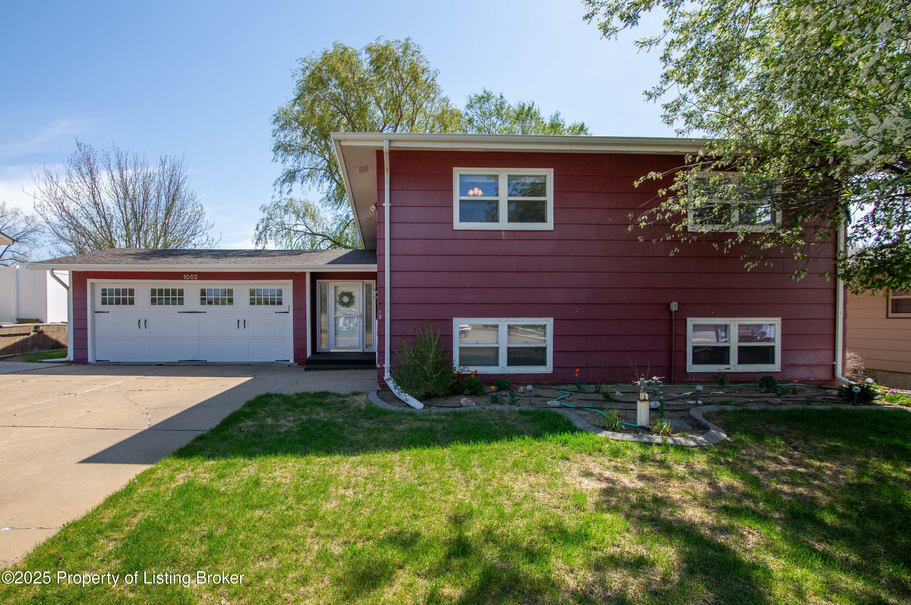 Property Photo: 1052 Alder Avenue ND 58601