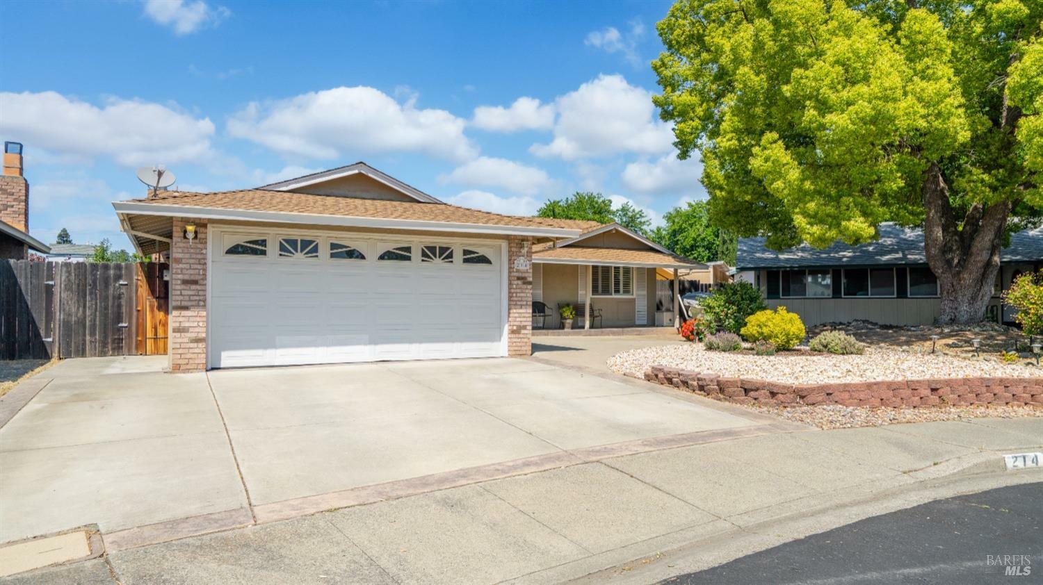 Property Photo: 214 Arrowhead Drive CA 95687