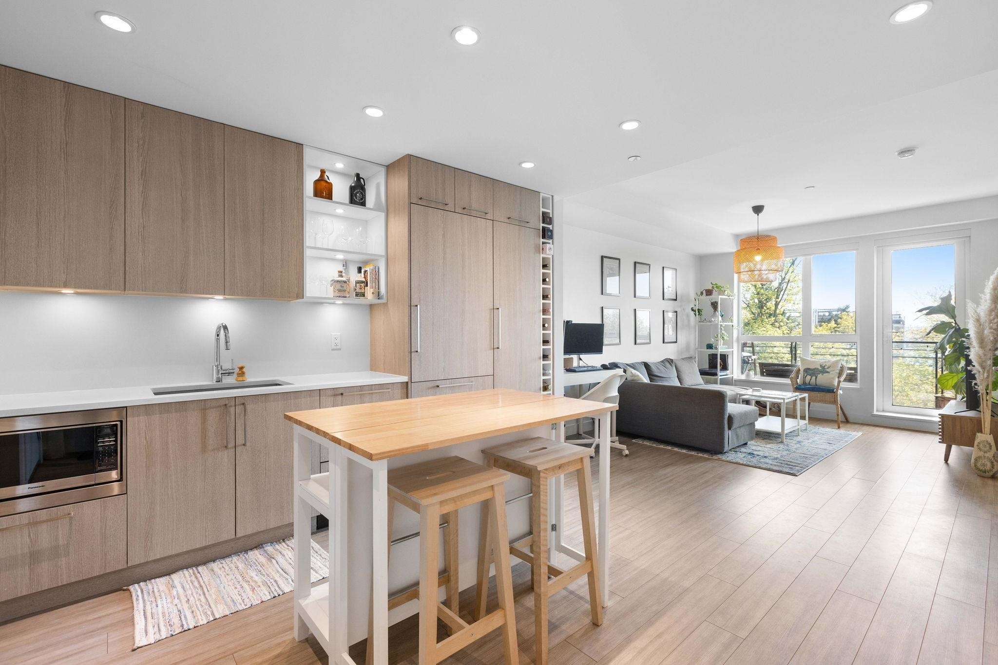 Property Photo: 747 E 3rd Street 309 BC V7L 1G8