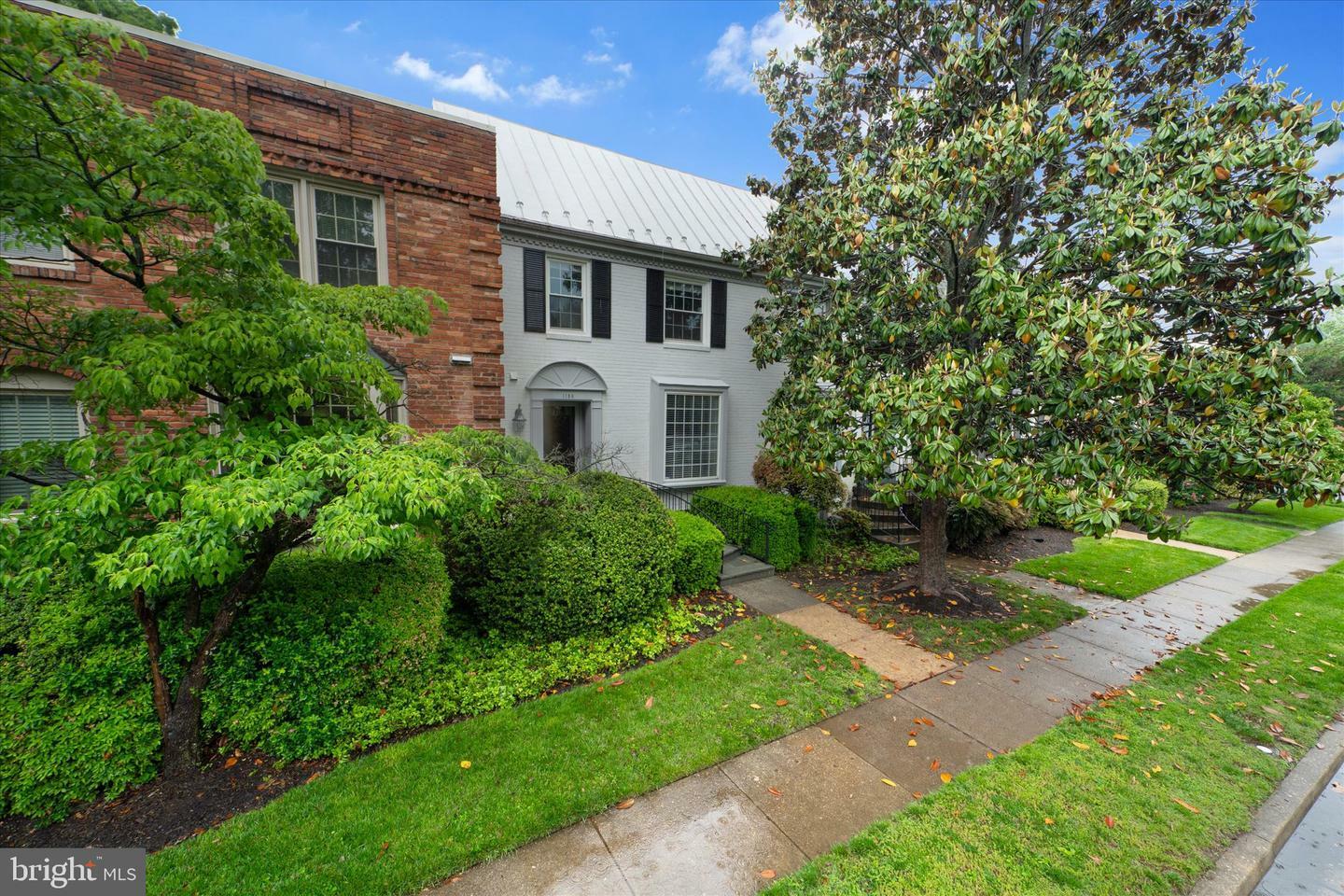 Property Photo: 1156 Kensington Road VA 22101