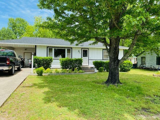 Property Photo: 709 Sampson Avenue AR 71953