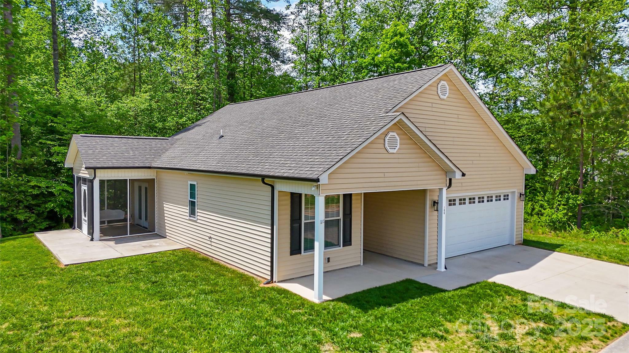 Property Photo: 196 Eagles Landing NC 28655