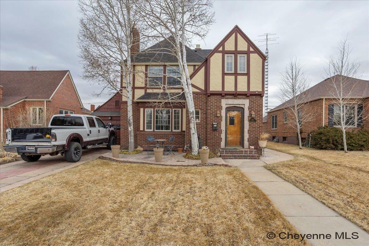 Property Photo: 116 W 2nd Ave WY 82001
