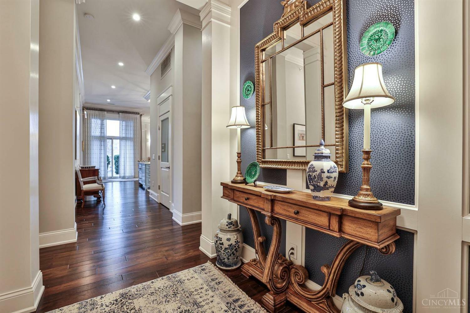 Property Photo: 2770 Observatory Avenue OH 45208