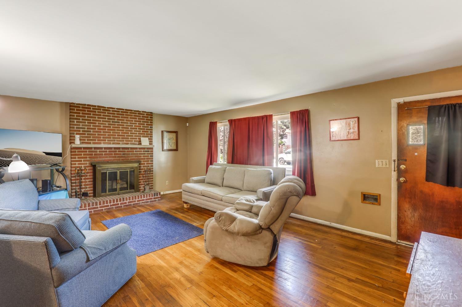 Property Photo: 1236 Purcell Avenue OH 45205