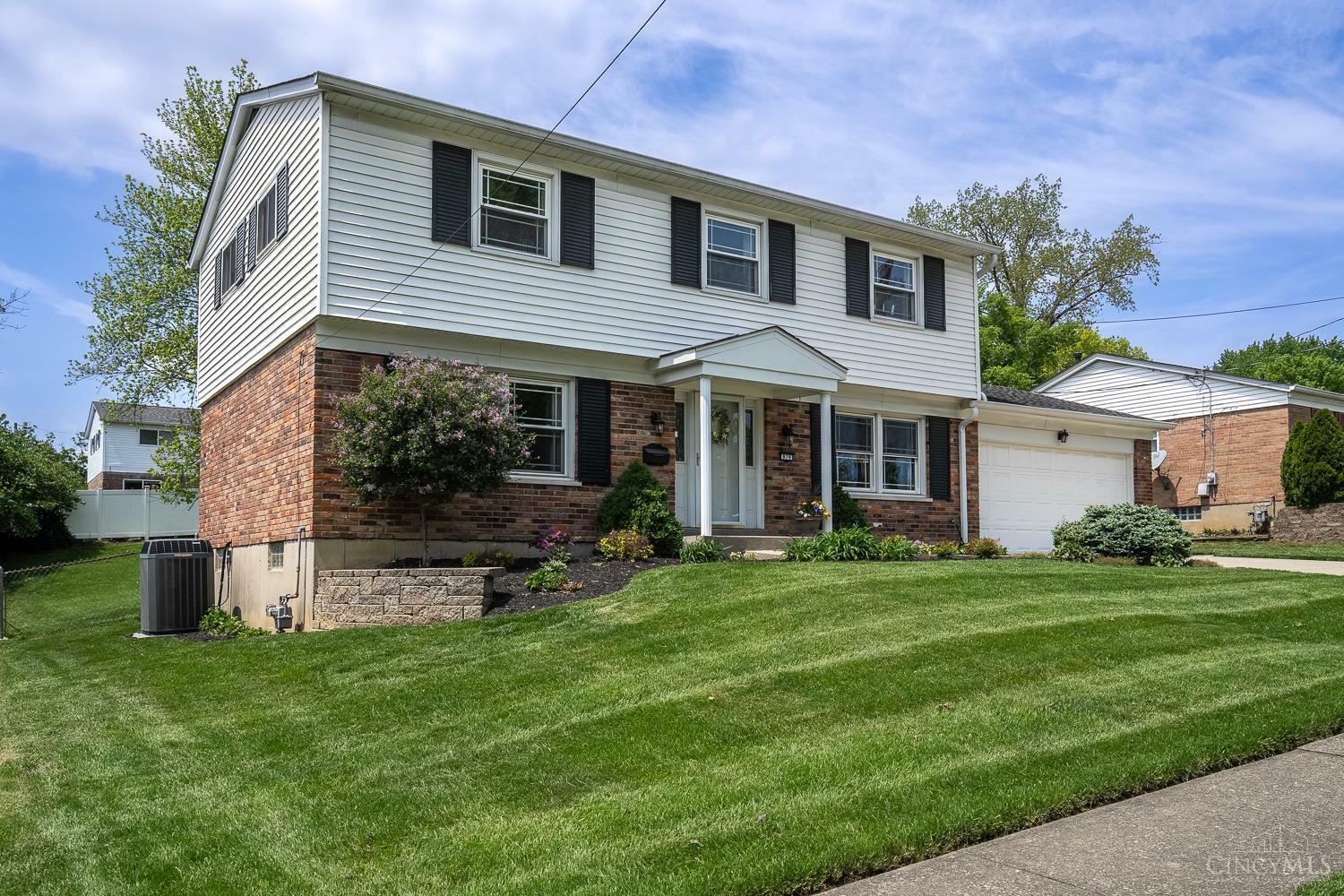 Property Photo: 979 Hilliard Drive OH 45238