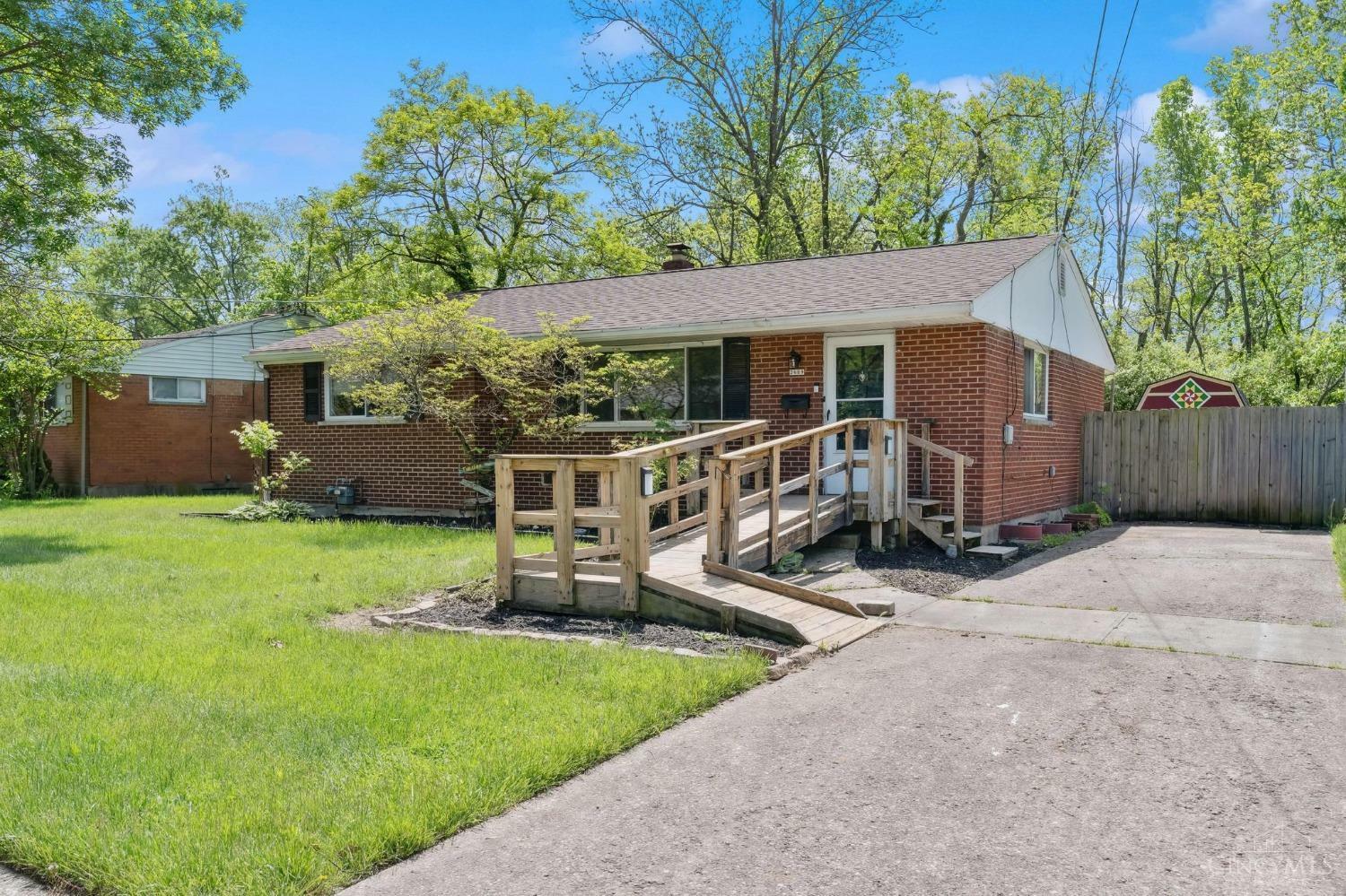 Property Photo: 2609 Royal Glen Drive OH 45239
