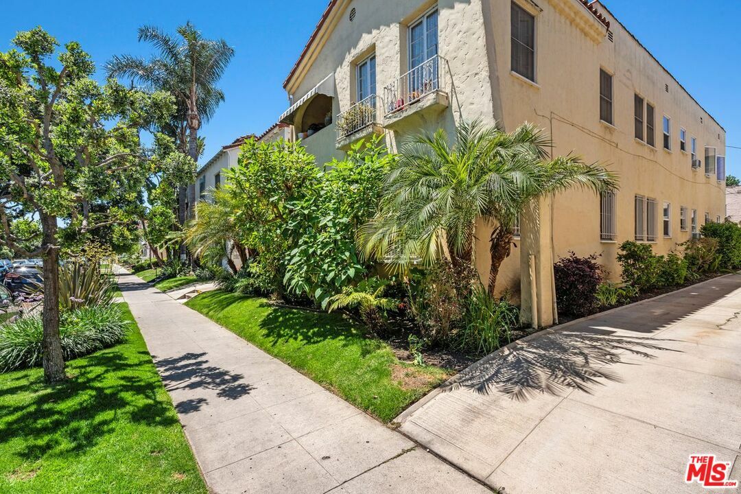 Property Photo: 347 N Curson Ave CA 90036