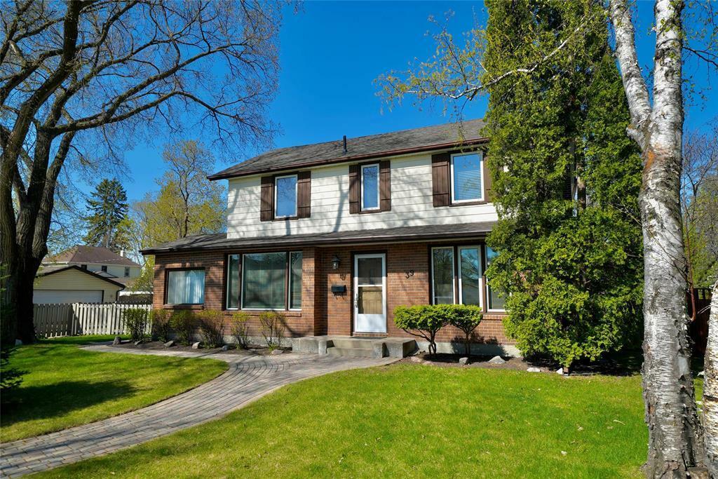 Property Photo: 39 Monck Avenue MB R2H 1W7