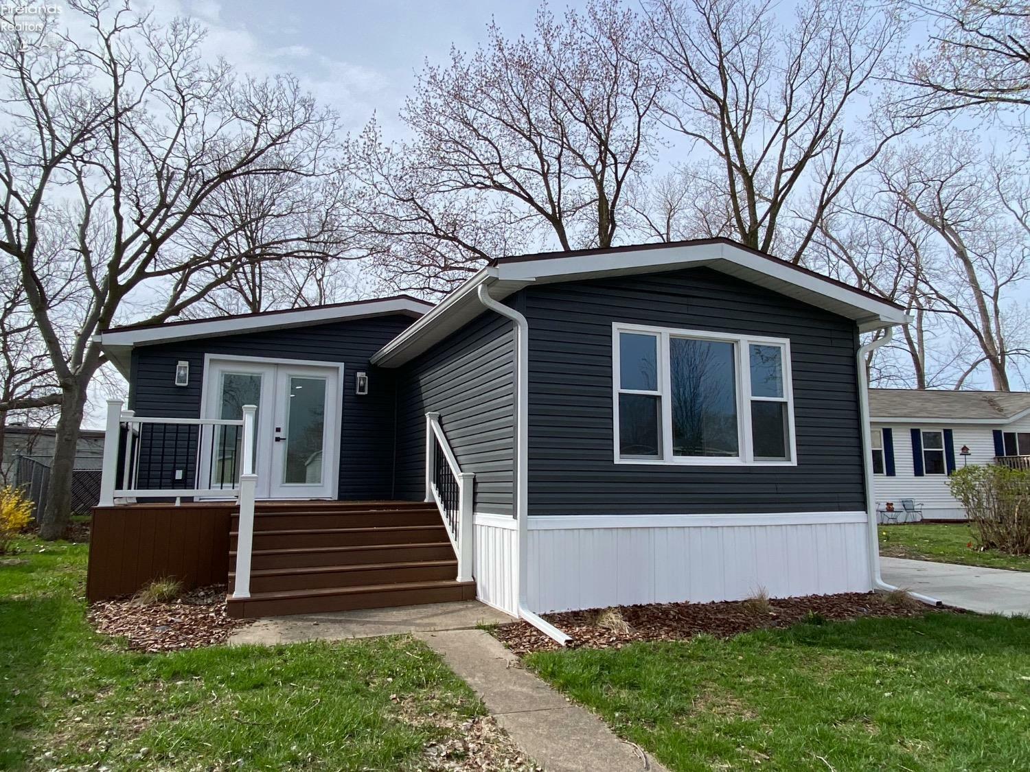 Property Photo: 122 Driftwood Drive OH 43452