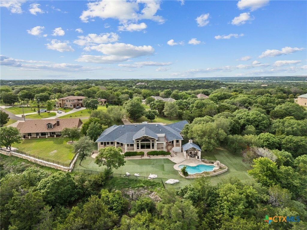 Property Photo: 5001 Lago Vista Drive TX 76513
