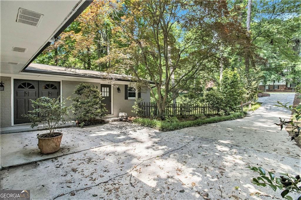 Property Photo:  6590 Williamson Drive NE  GA 30328 