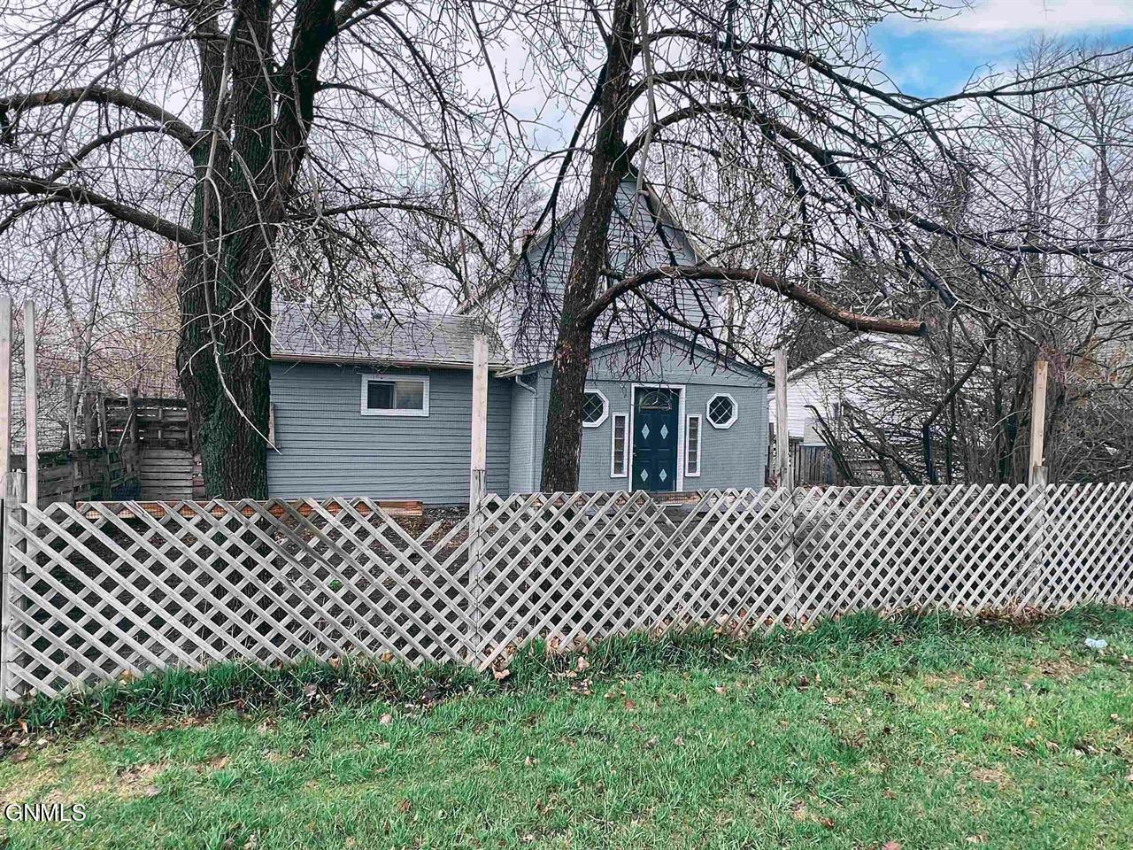 Property Photo: 25 1st Street SW ND 58781
