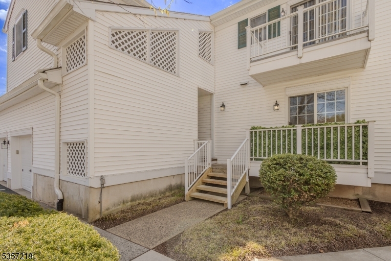 Property Photo: 112 Smithfield Ct NJ 07920