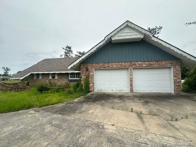 Property Photo: 141 E Park Manor Drive LA 70611