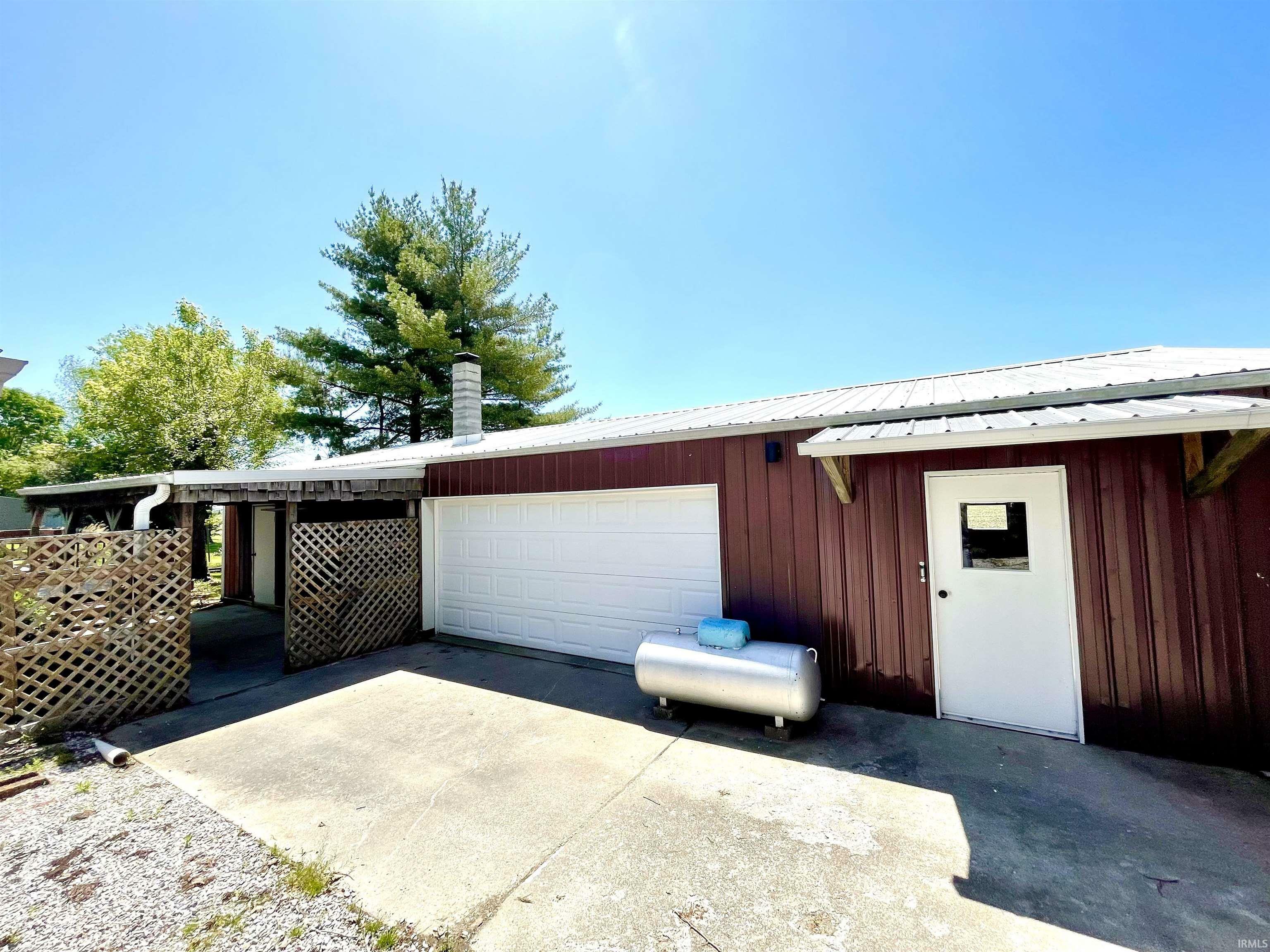Property Photo: 1083 W 800 S IN 47648
