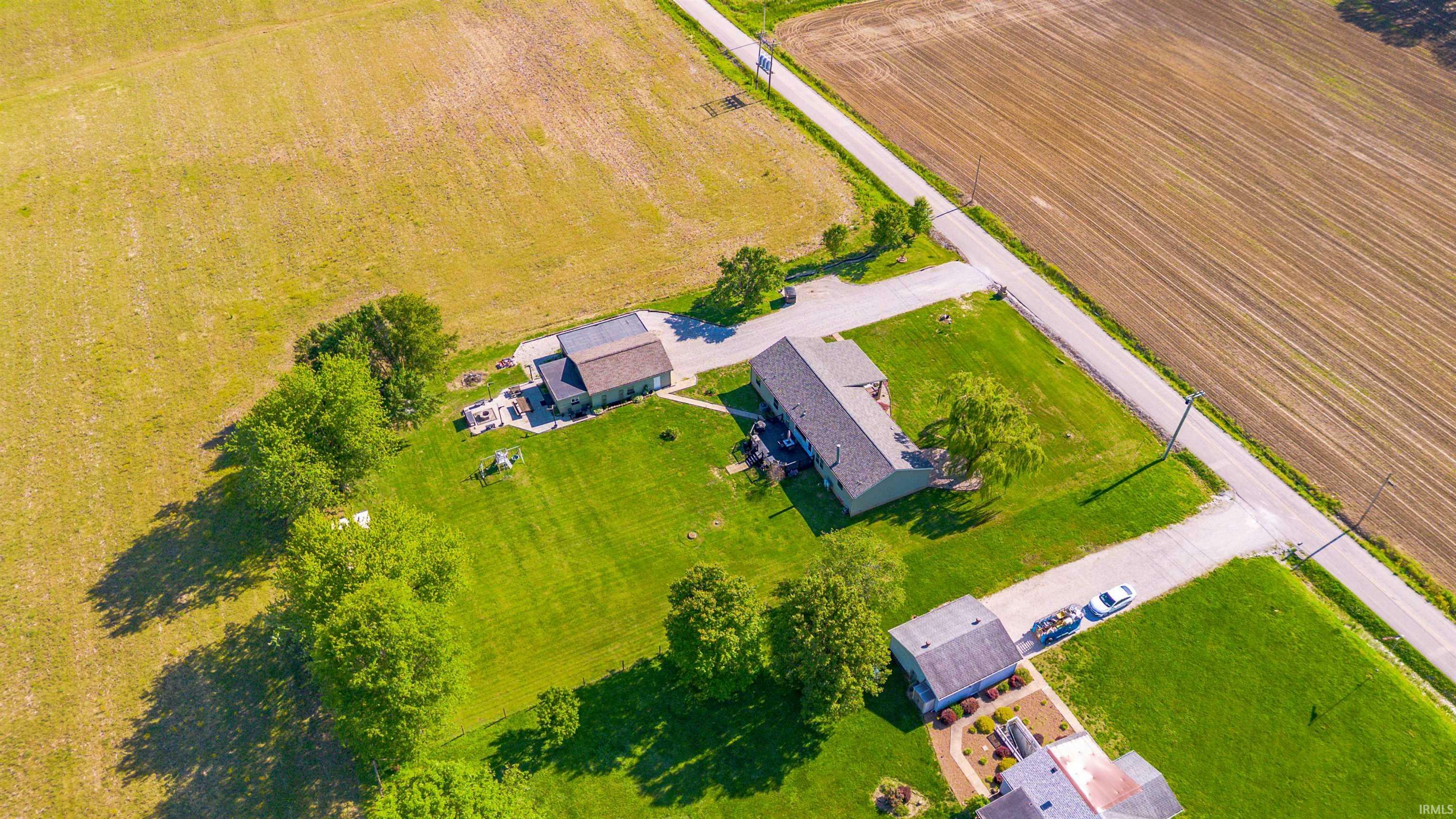 Property Photo: 1853 S County Road 400 W Road IN 47635