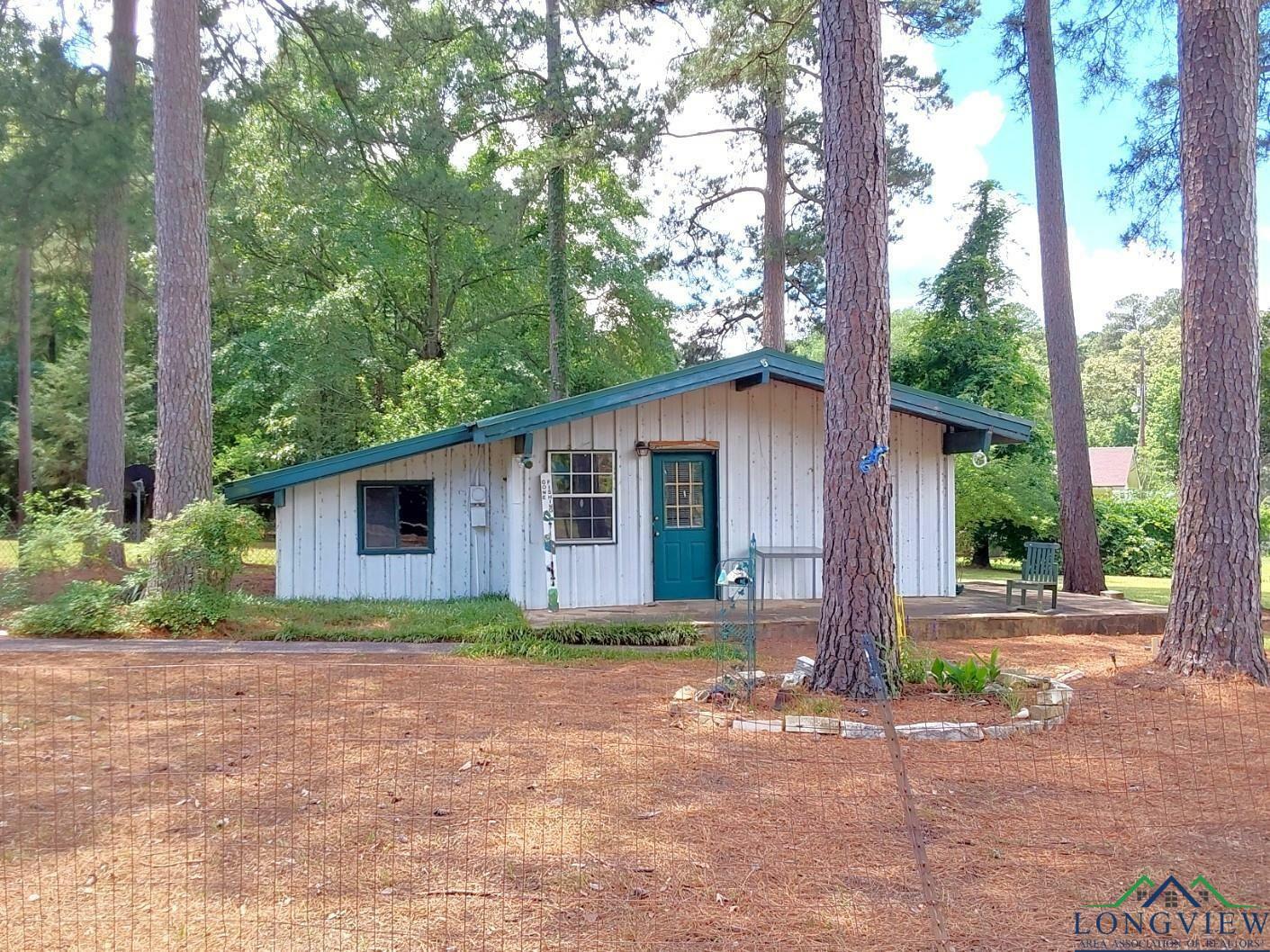 Property Photo: 296 Crestwood TX 75630