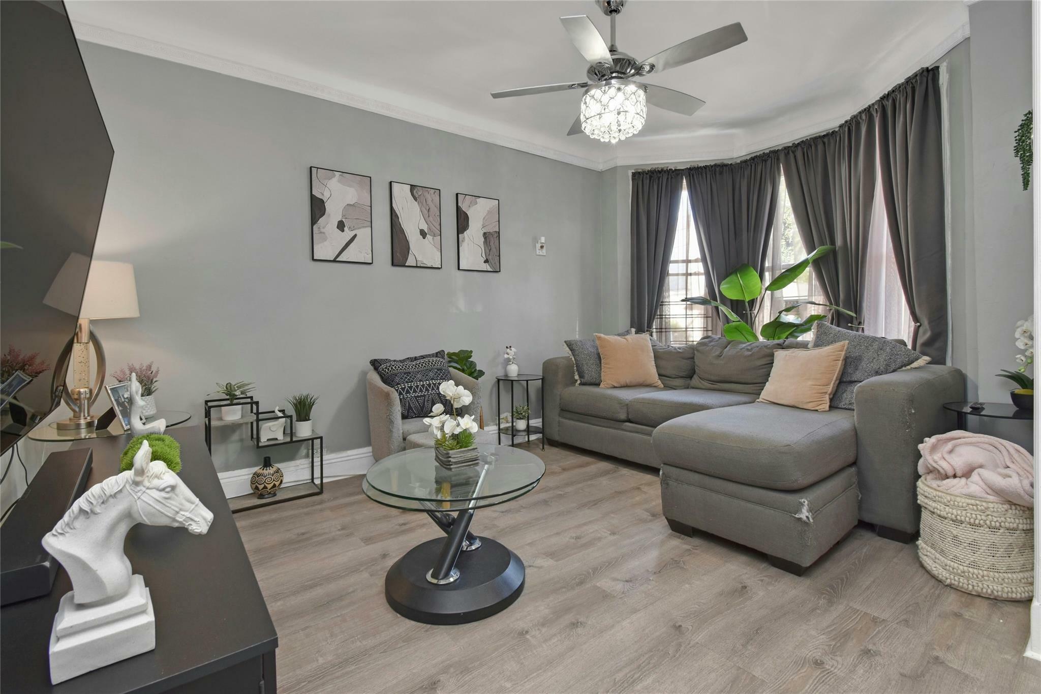 Property Photo: 1531 Hone Avenue NY 10461