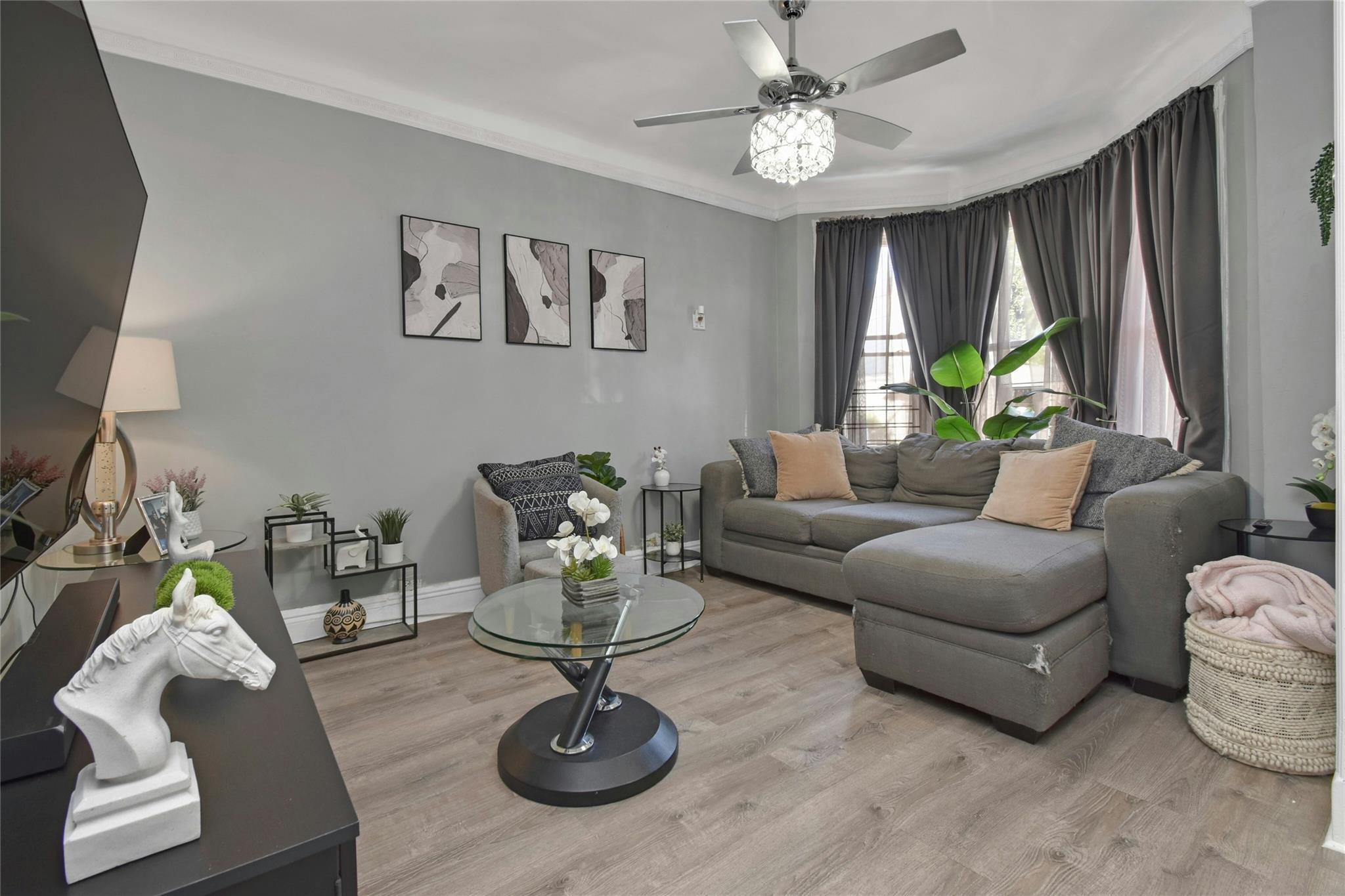 Property Photo: 1531 Hone Avenue NY 10461