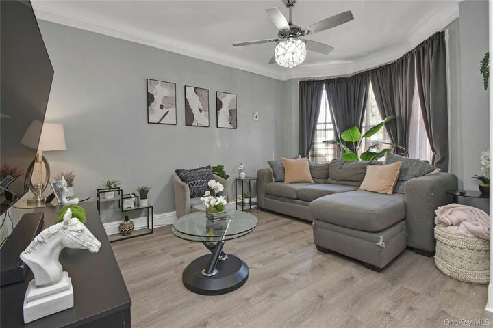 Property Photo:  1531 Hone Avenue  NY 10461 