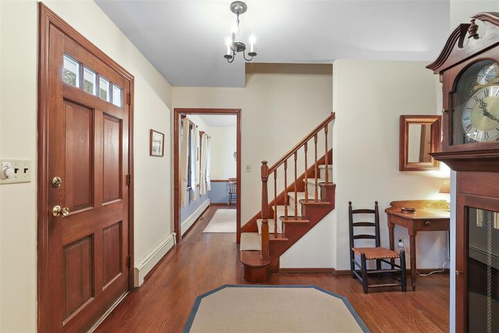 Property Photo:  15 Cartway Lane E  NY 10506