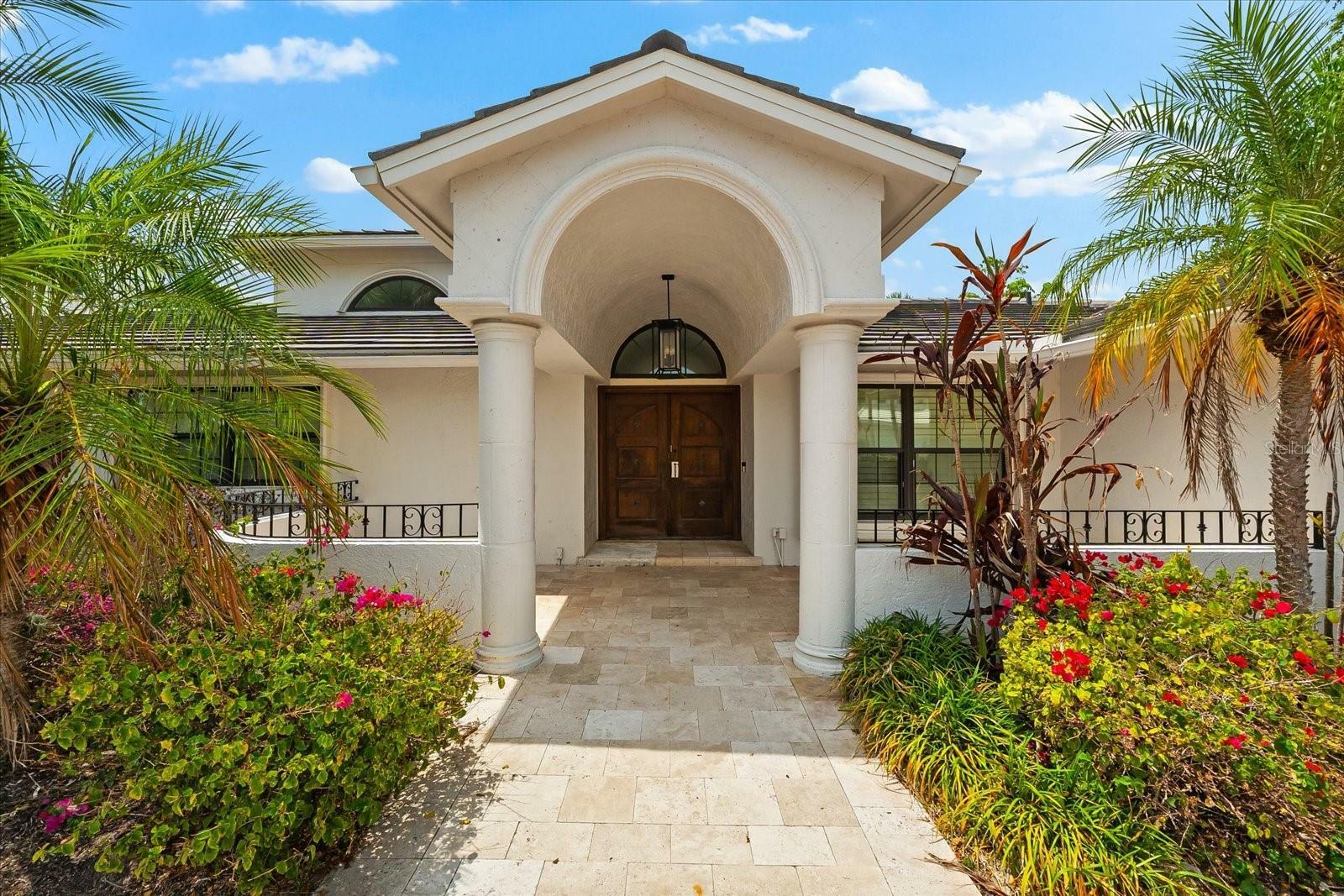 Property Photo: 868 Siesta Key Circle FL 34242