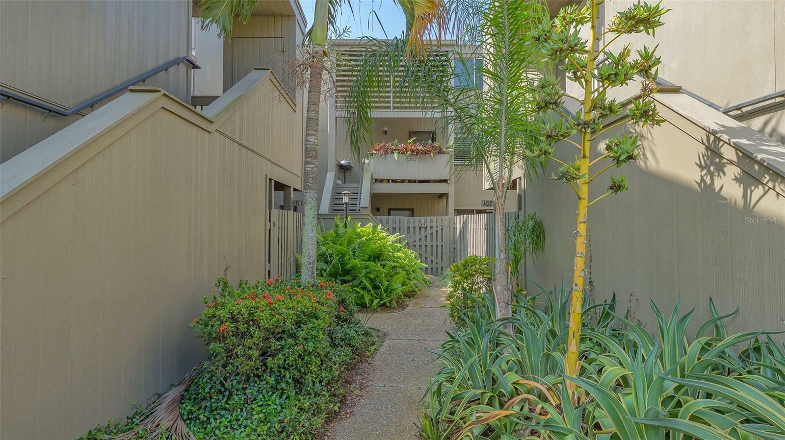 Property Photo: 107 Woodland Place 107 FL 34229