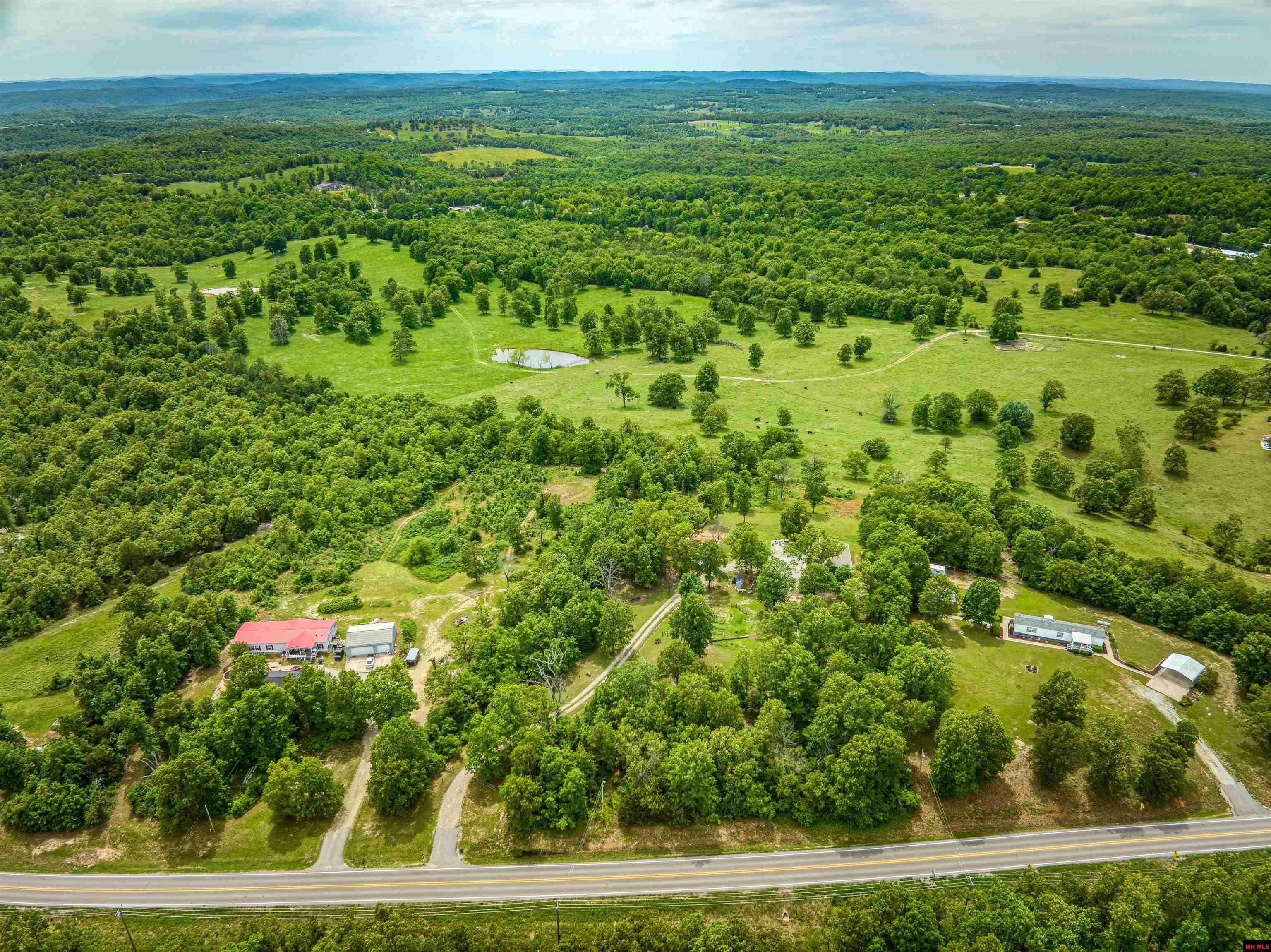 Property Photo: 6913 Hwy 5 South AR 72653