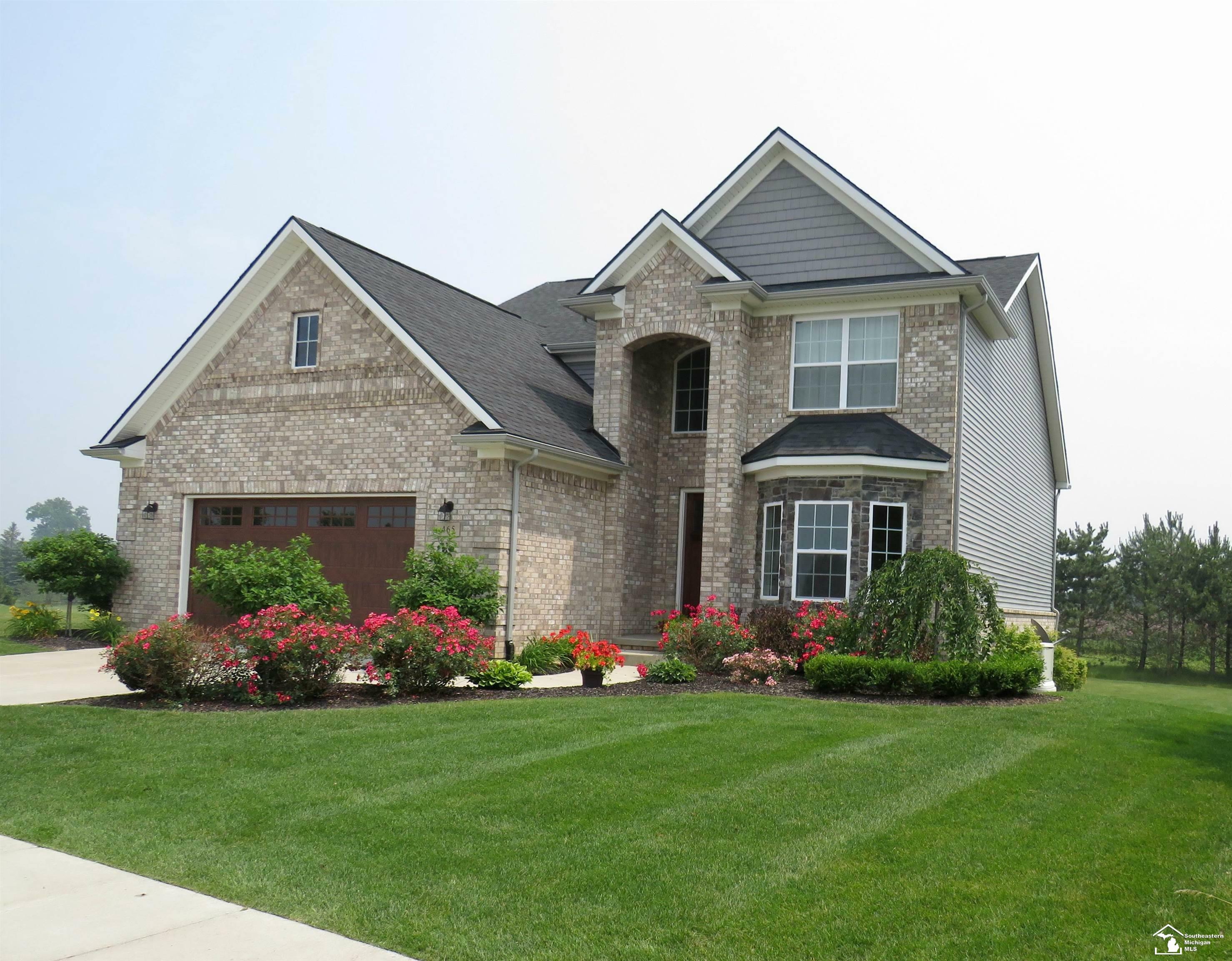 Property Photo: 465 Corinth Circle MI 48131