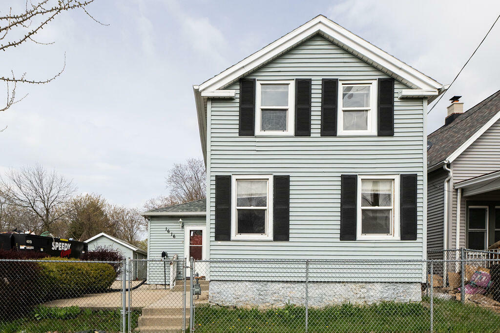 Property Photo:  1616 Dr Martin Luther King Dr  WI 53404 