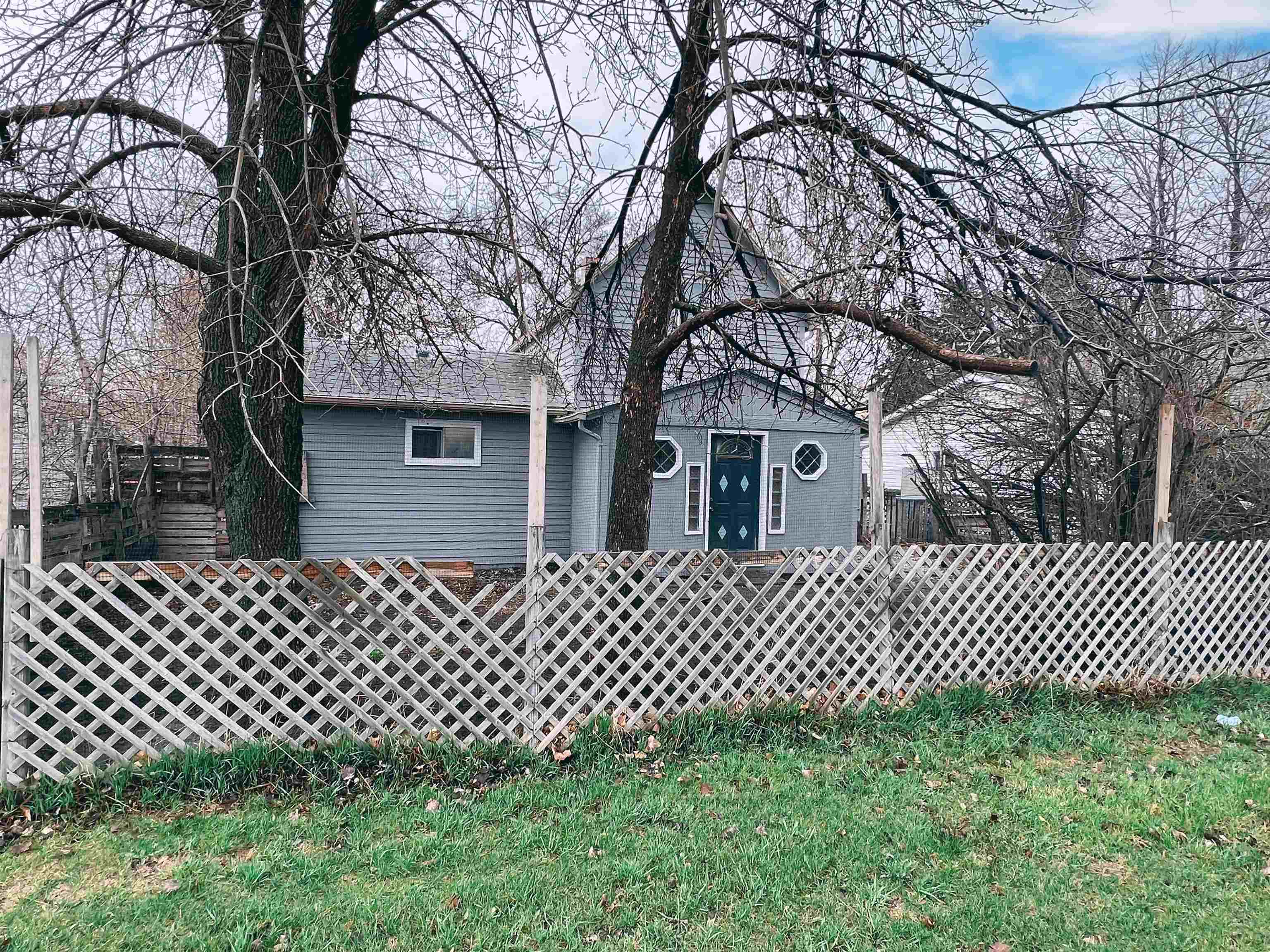 Property Photo: 25 1st St SW ND 58781