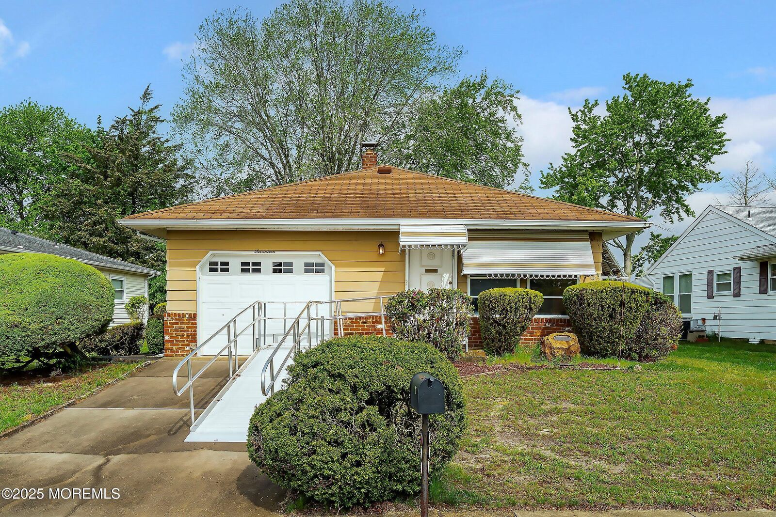 Property Photo:  17 Palmetto Point Street  NJ 08757 