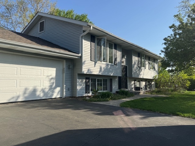 Property Photo: 1301 S 10th Street IL 60174