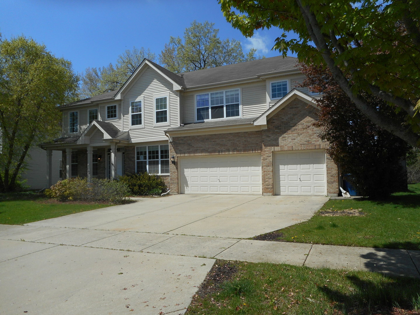 Property Photo: 180 Primrose Lane IL 60103