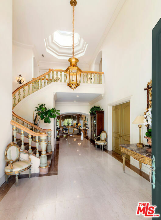 Property Photo:  610 N Beverly Drive  CA 90210 