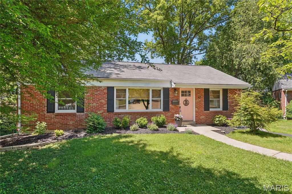 Property Photo: 67 Turf Court MO 63119