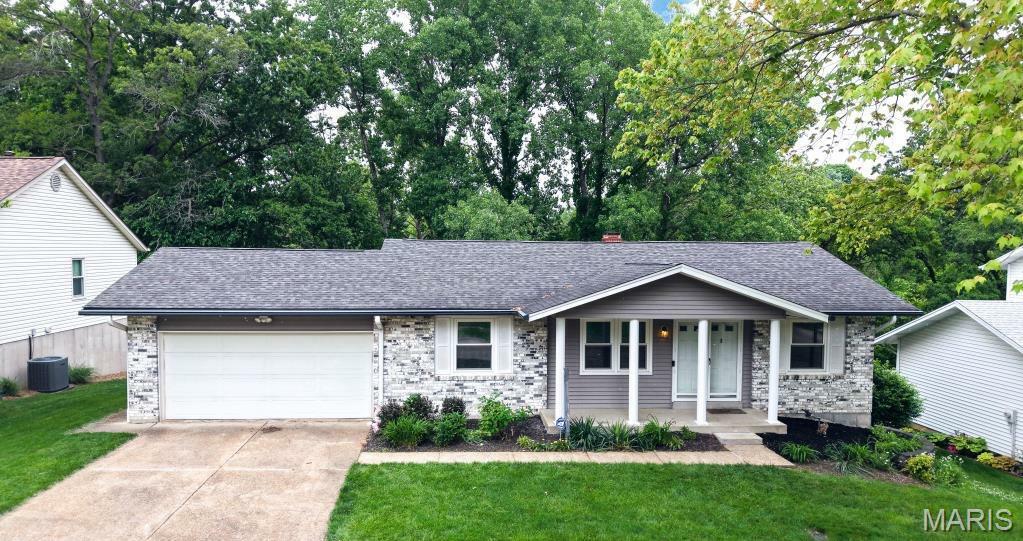 1124 Crested View Drive  St Louis MO 63146 photo