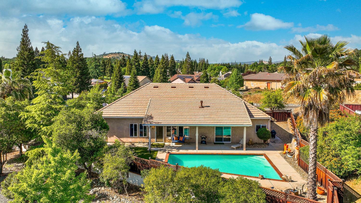 Property Photo: 689 Saint Andrews CA 95252