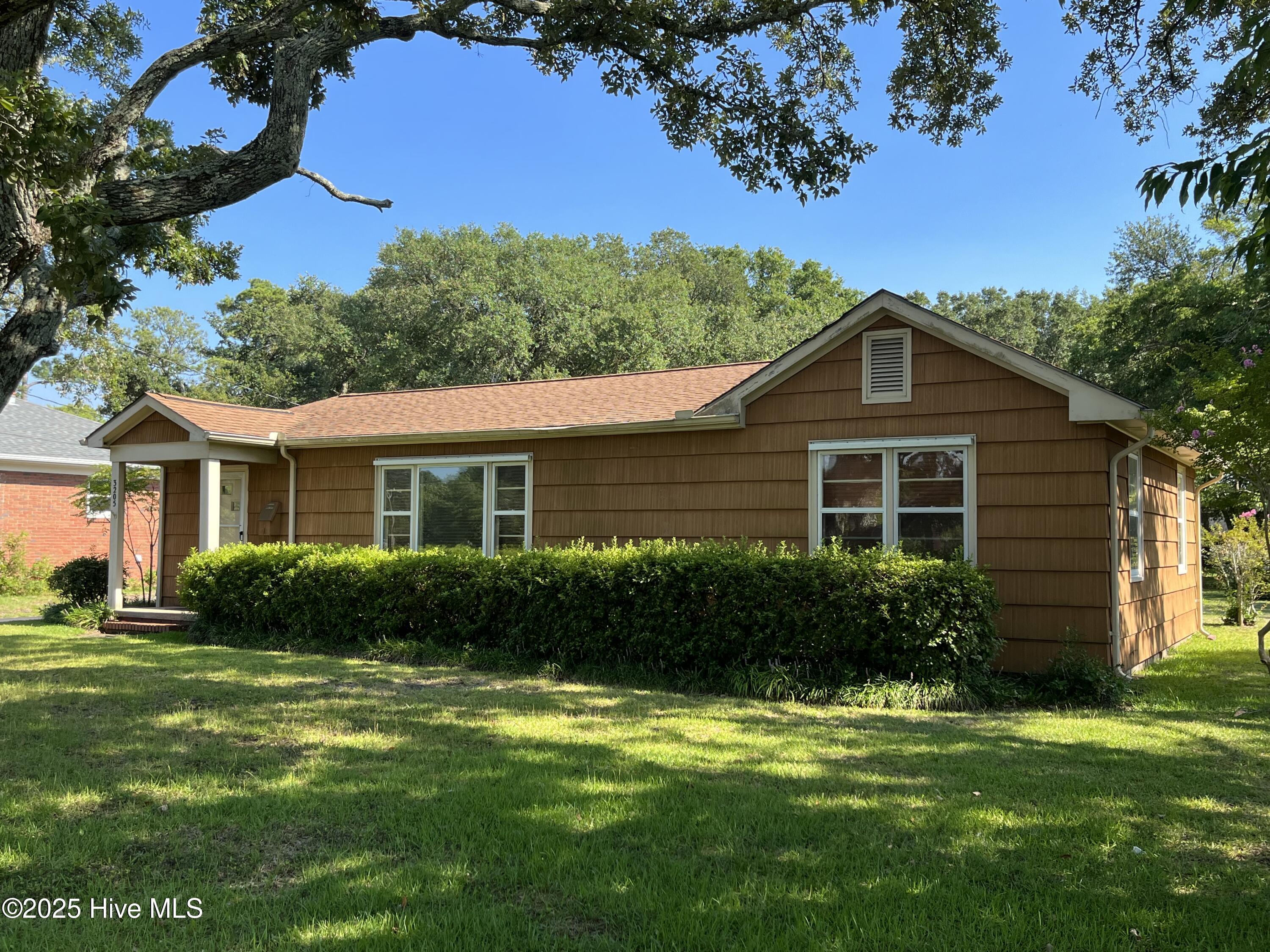 Property Photo: 3205 Bridges Street NC 28557