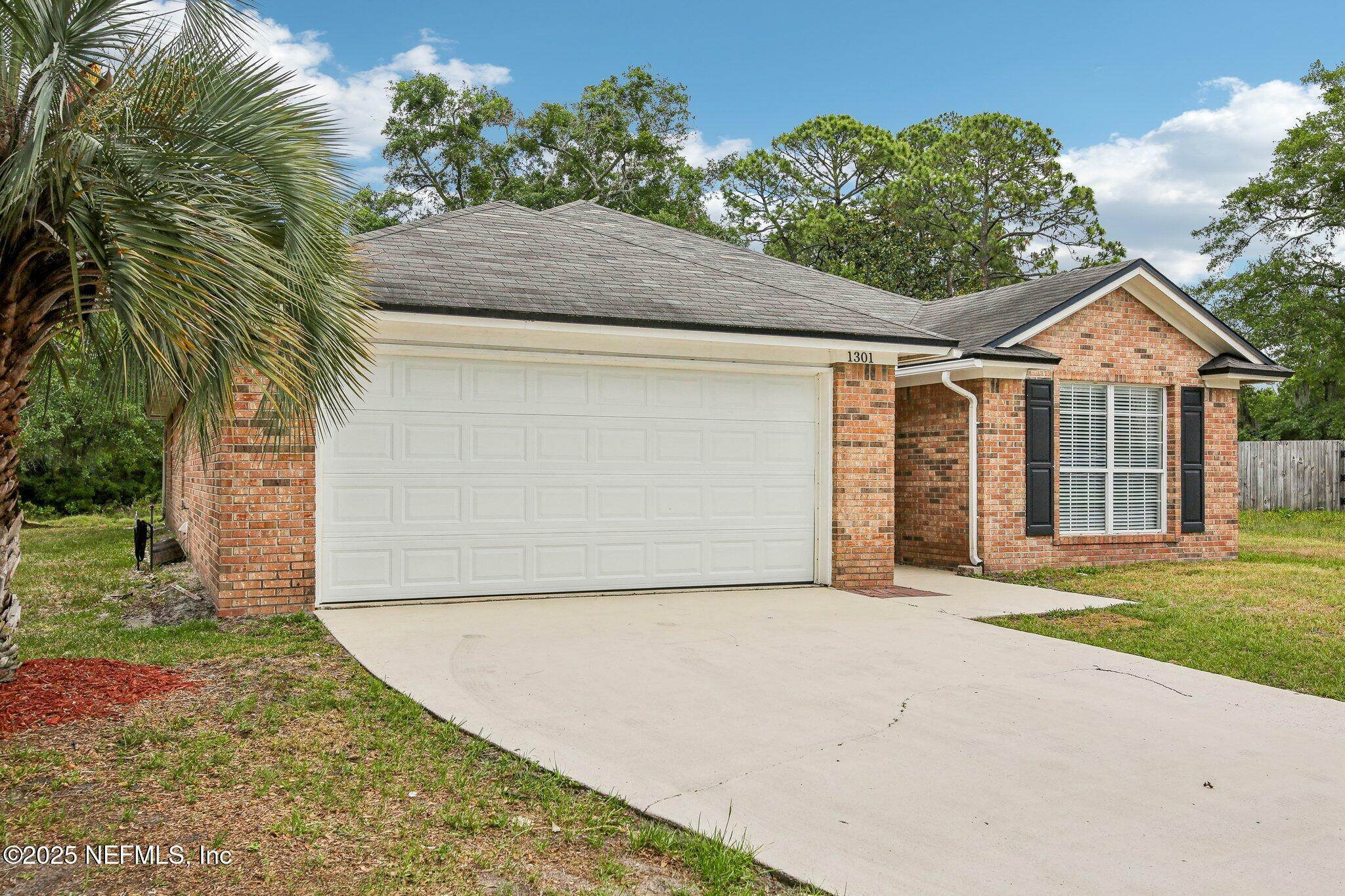 Property Photo: 1301 Portside Drive FL 32003
