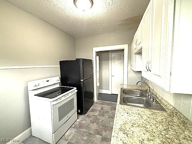 Property Photo: 17118 Broadway Avenue OH 44137